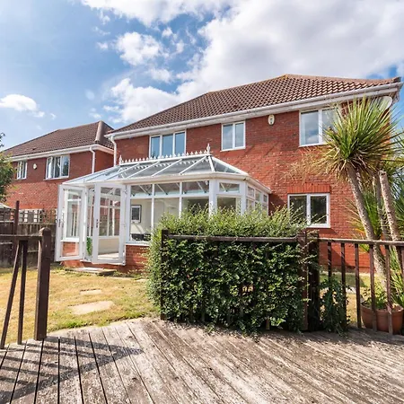 Hébergement de vacances 4 Bedroom Home, Conservatory & Free Parking, Pool Table Bristol
