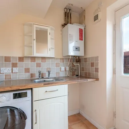 4 Bedroom Home, Conservatory & Free Parking, Pool Table Σπίτι διακοπών Μπρίστολ